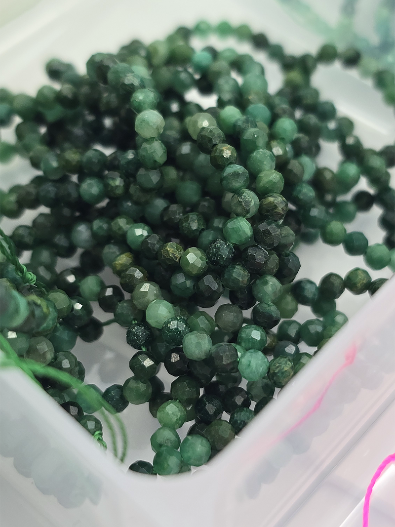 1 strand x 3mm Faceted Round Emerald Gemstone Beads (4146)