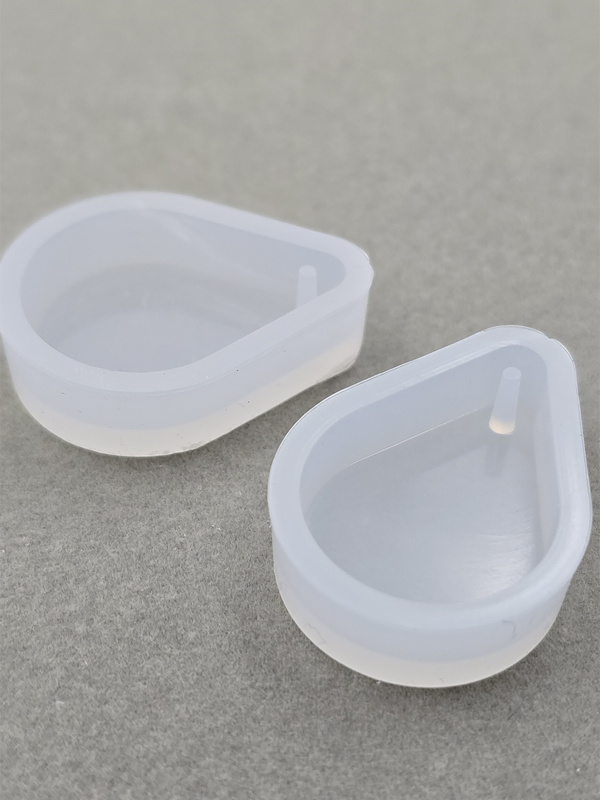 1 x Silicone Teardrop Shaped Pendant Mould (3650)