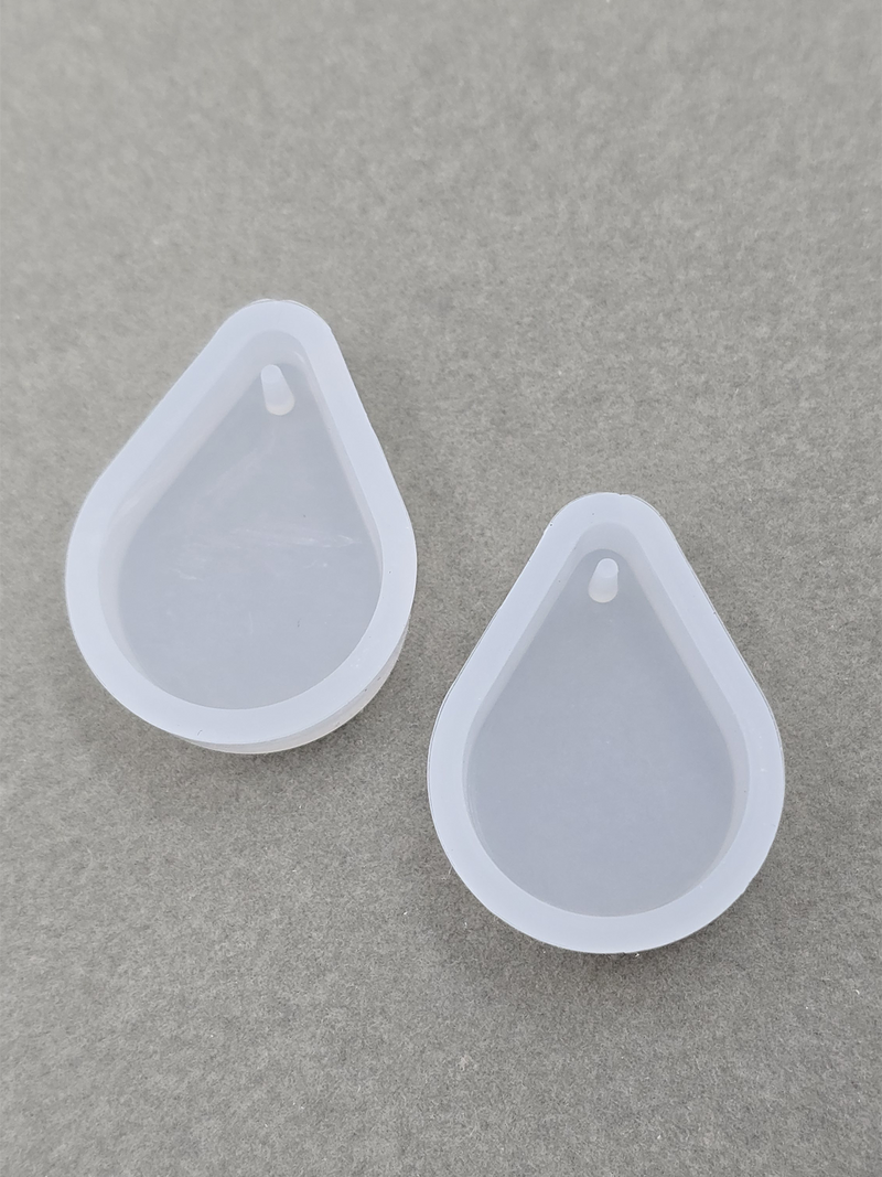 1 x Silicone Teardrop Shaped Pendant Mould (3650)