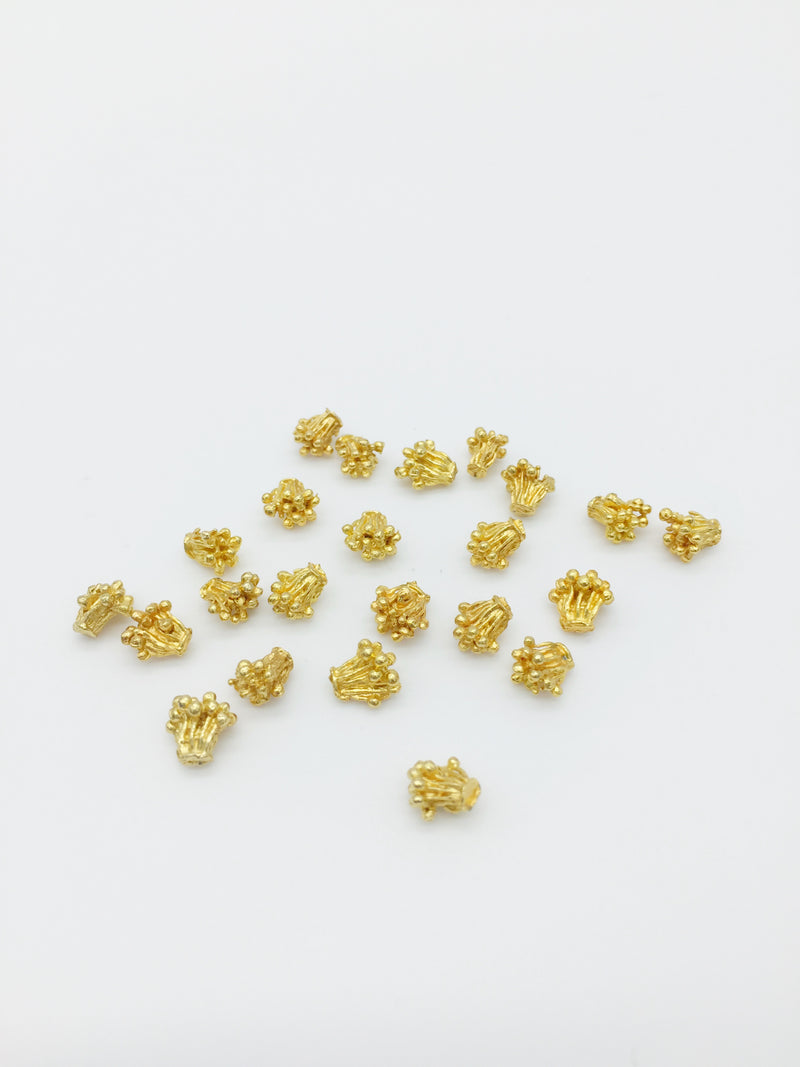 10 x Gold Metal Flower Stamen Cabochons, 7x6.5mm (3916)