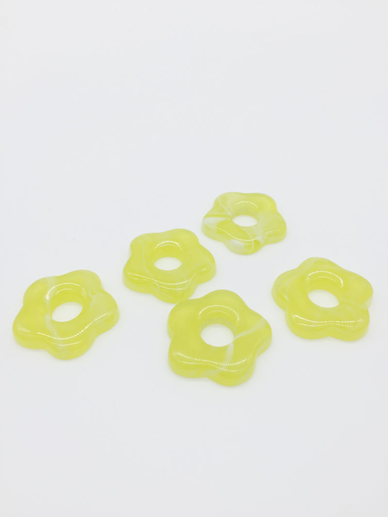 2 x Marbled Yellow Resin Flower Beads, 26mm (3915)