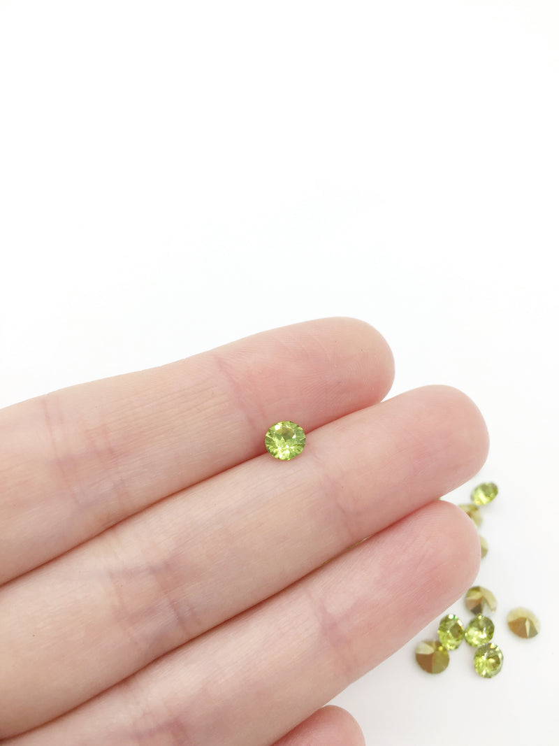 72 x 5mm Peridot Green Round Diamond Cut Rhinestones, Foiled Back (4095)