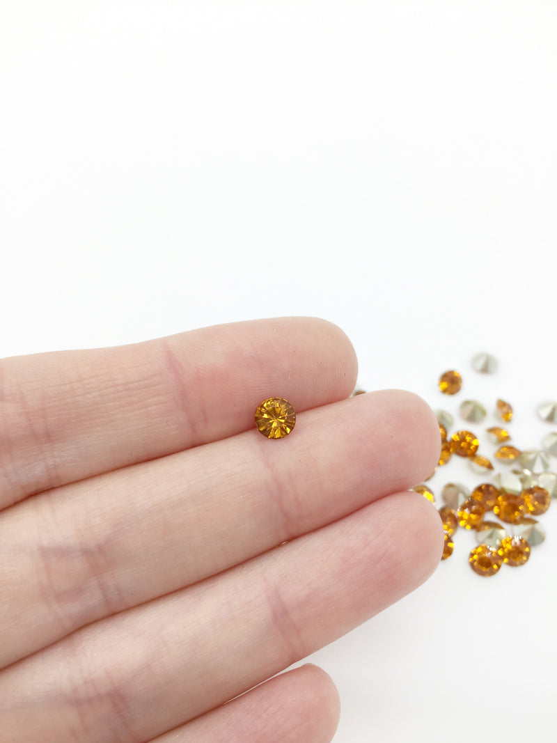 72 x 5mm Amber Round Diamond Cut Rhinestones, Foiled Back (4097)