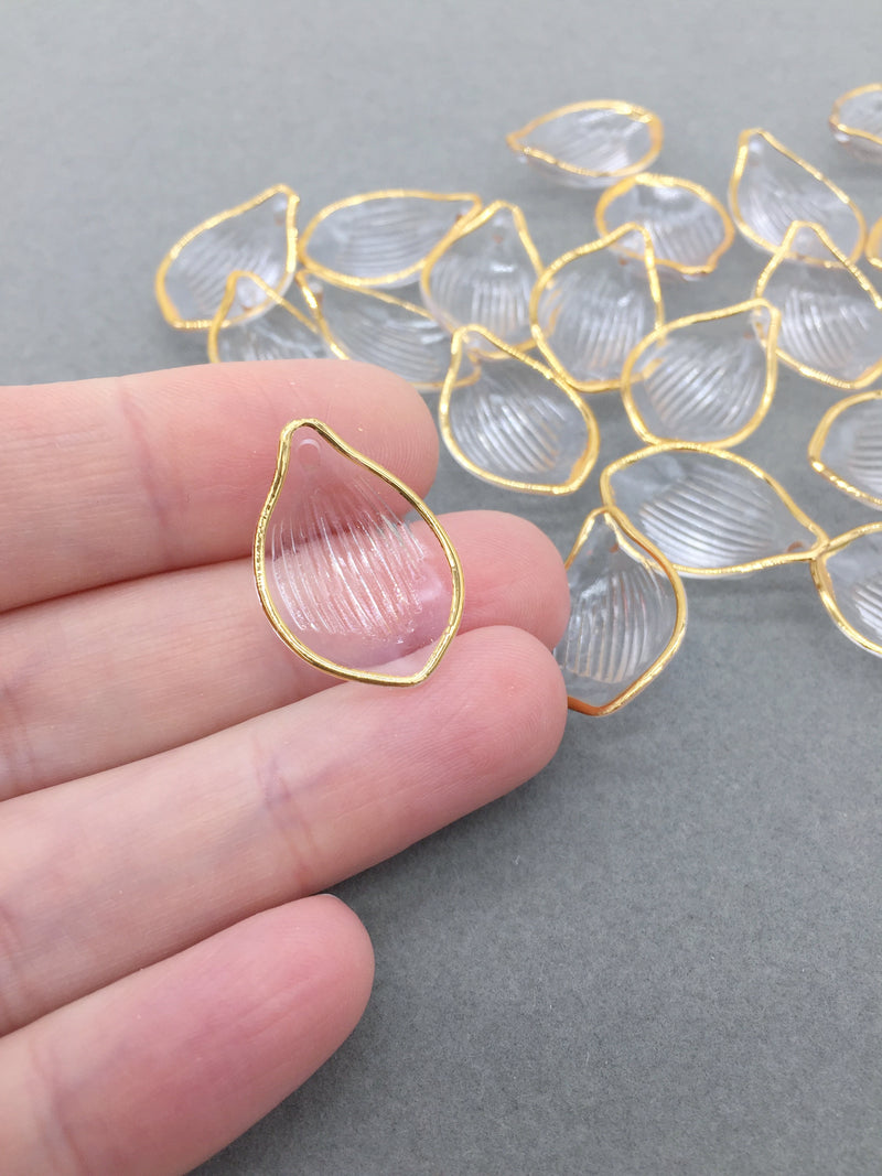 60 x Transparent Gold Lined Flower Petal Beads, 22x16mm (3019)