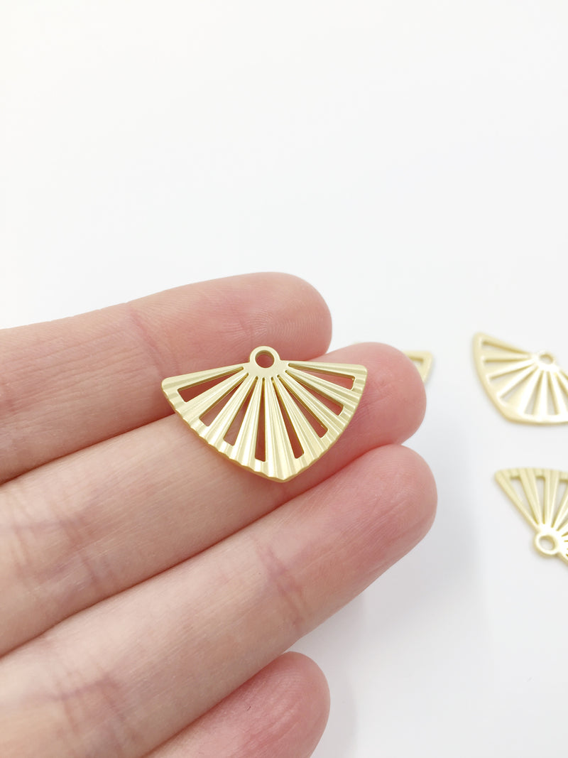 4 x Matte Gold Plated Fan Pendants, 25x17mm (0605G)