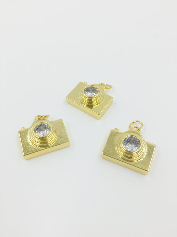 1 x 18K Gold Plated Camera Charm with cubic Zirconia, 19x19mm (1353)