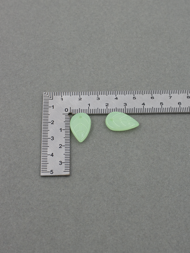 40 x Light Green Jade Imitation Leaf Beads, 18x12mm Lucite Leaf Charms (3187)