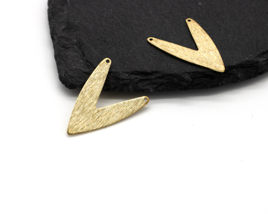 2 x Textured Raw Brass Triangle Pendants, 31x23mm (C0491)