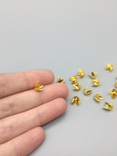 20 x Gold Bell Shaped Flower Bead Caps, 7mm Gold Metal Flowers