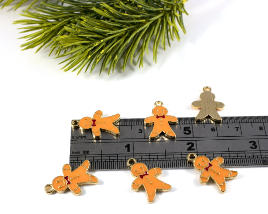 4 x Enamelled Gingerbread Man Charms, Christmas Pendants, 21x15mm (2893)