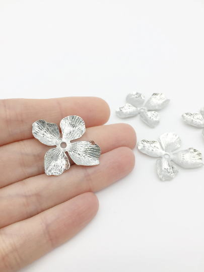 4 x Silver Metal Flowers With Textured Petals, 32x28mm (3712)