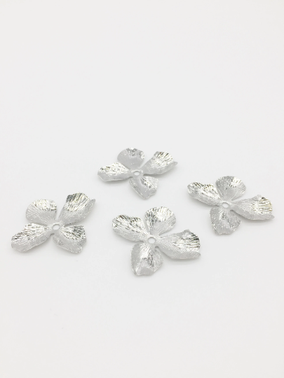 4 x Silver Metal Flowers With Textured Petals, 32x28mm (3712)