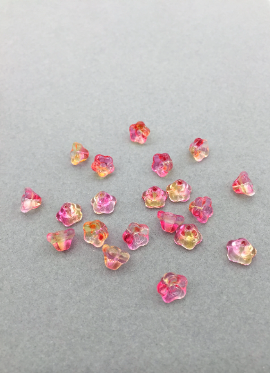 20 x Tiny Pink and Yellow Glass Trumpet Flower Beads, 8.5x5.5mm (3749)