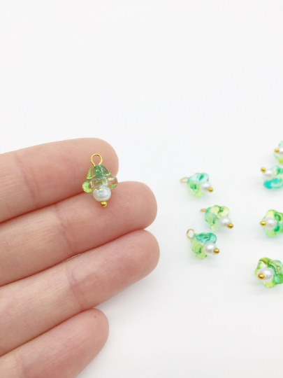 10 x Green and Yellow Glass Trumpet Flower Charms with Pearl, 14x9mm (3755)