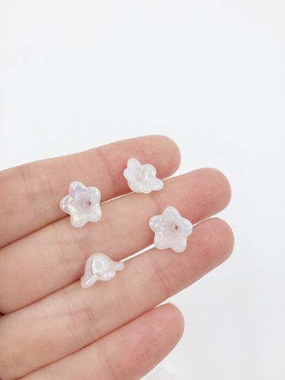 20 x AB White Acrylic Flower Beads, 13mm