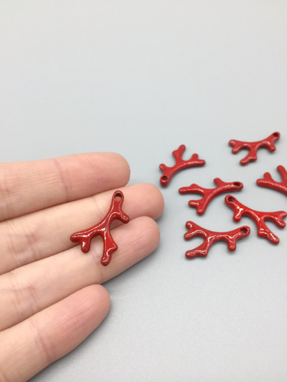 4 x Red Enamel Coated Solid Metal Coral Pendants, 25x15mm (3818)