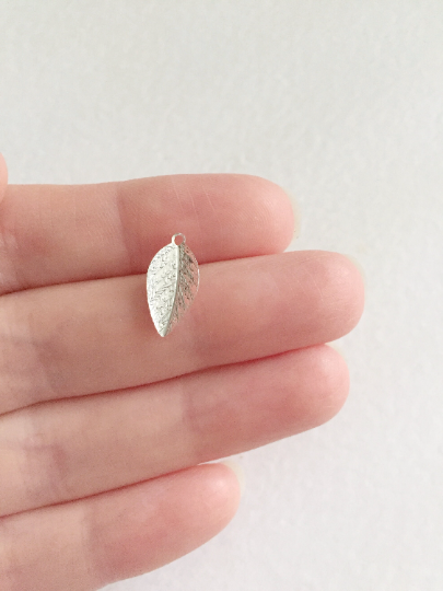 12 x Silver Plated Brass Leaf Charms, 15x8mm (0709)