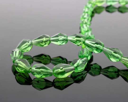 1 strand x 7x10mm Green Smooth Faceted Teardrop Crystal Beads, 30cm/30 Beads (3479)