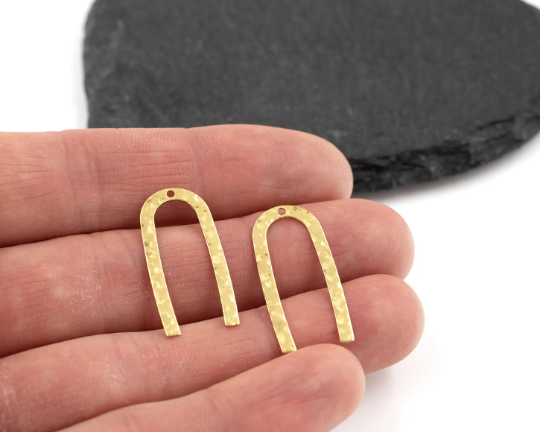 8 x Raw Brass Hammered Slim Arch Links, 27x13mm (C0507)