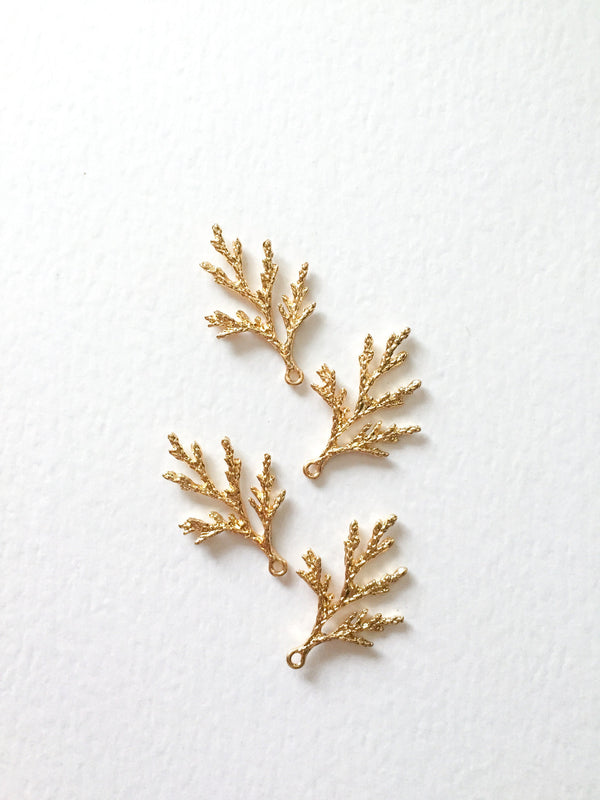 4 x Champagne Gold Thuja Branch Leaf Pendants, 36x26mm (C9)