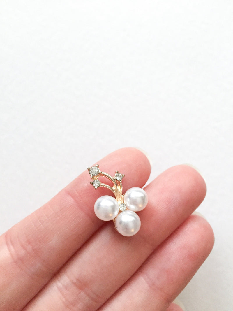 6 x Gold Plated Pearl and Rhinestone Flower Cabochon