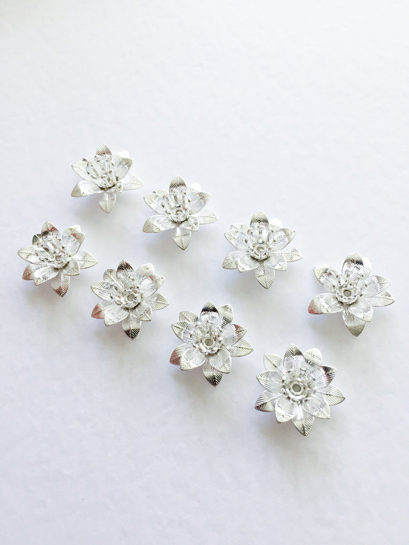 8 x Silver Plated 3D Flower Bead Caps, 16mm