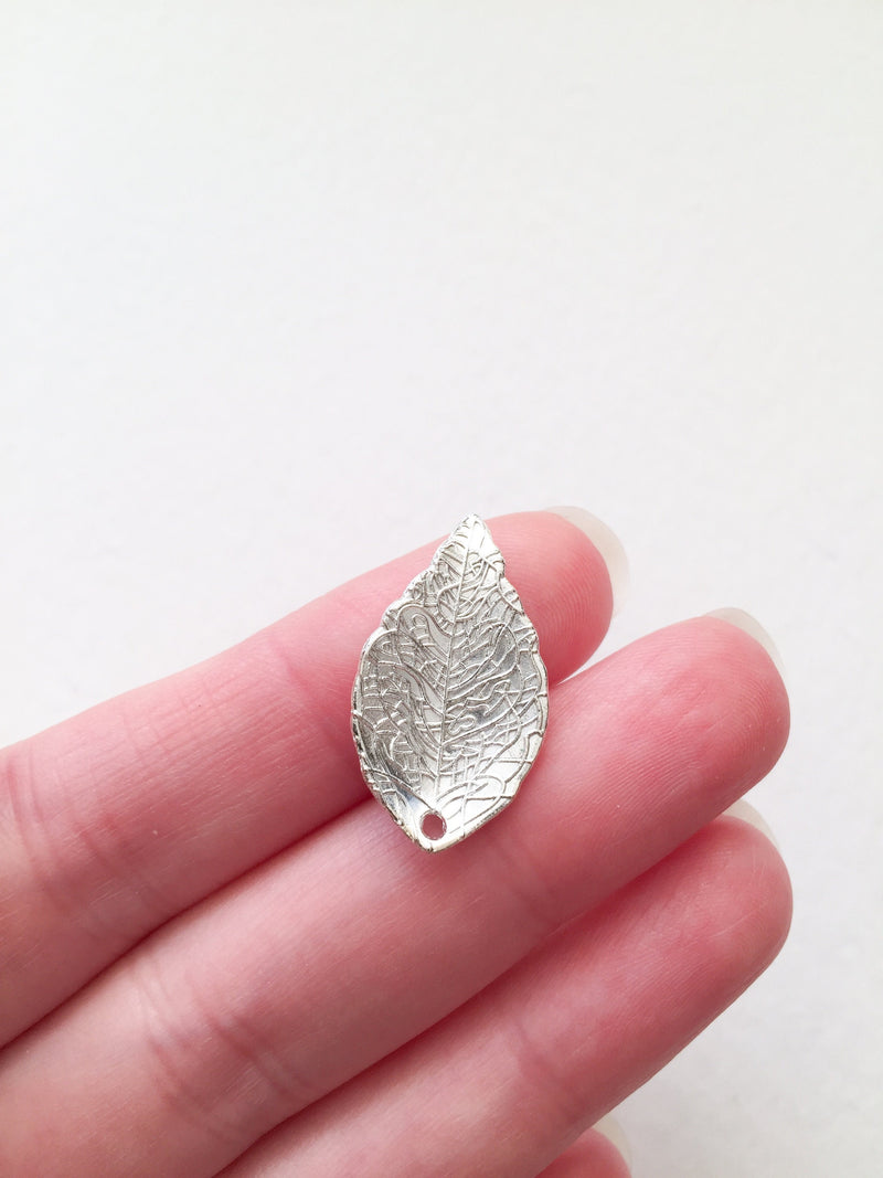 8 x Bright Silver Plated Textured Leaf Charms, 25x13mm (0697)