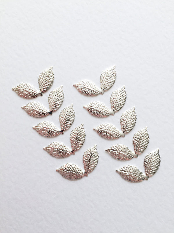 10 x Silver Plated Textured Double Leaf Stamping, 27x15mm Silver Leaf Wraps (0776)