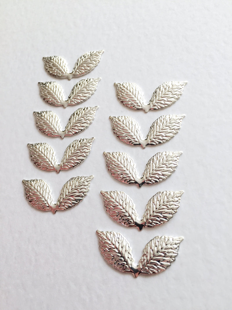 10 x Silver Plated Textured Double Leaf Stamping, 27x15mm Silver Leaf Wraps (0776)