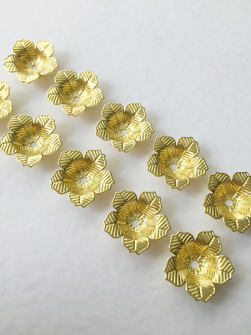 10 x Gold Flower Bead Caps, 17mm (E2)