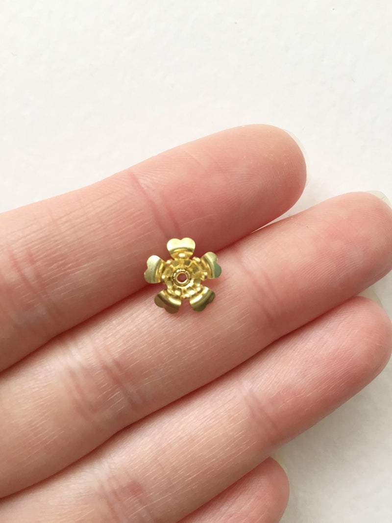 10 x Gold Flower With Stamen Bead Caps, 11mm