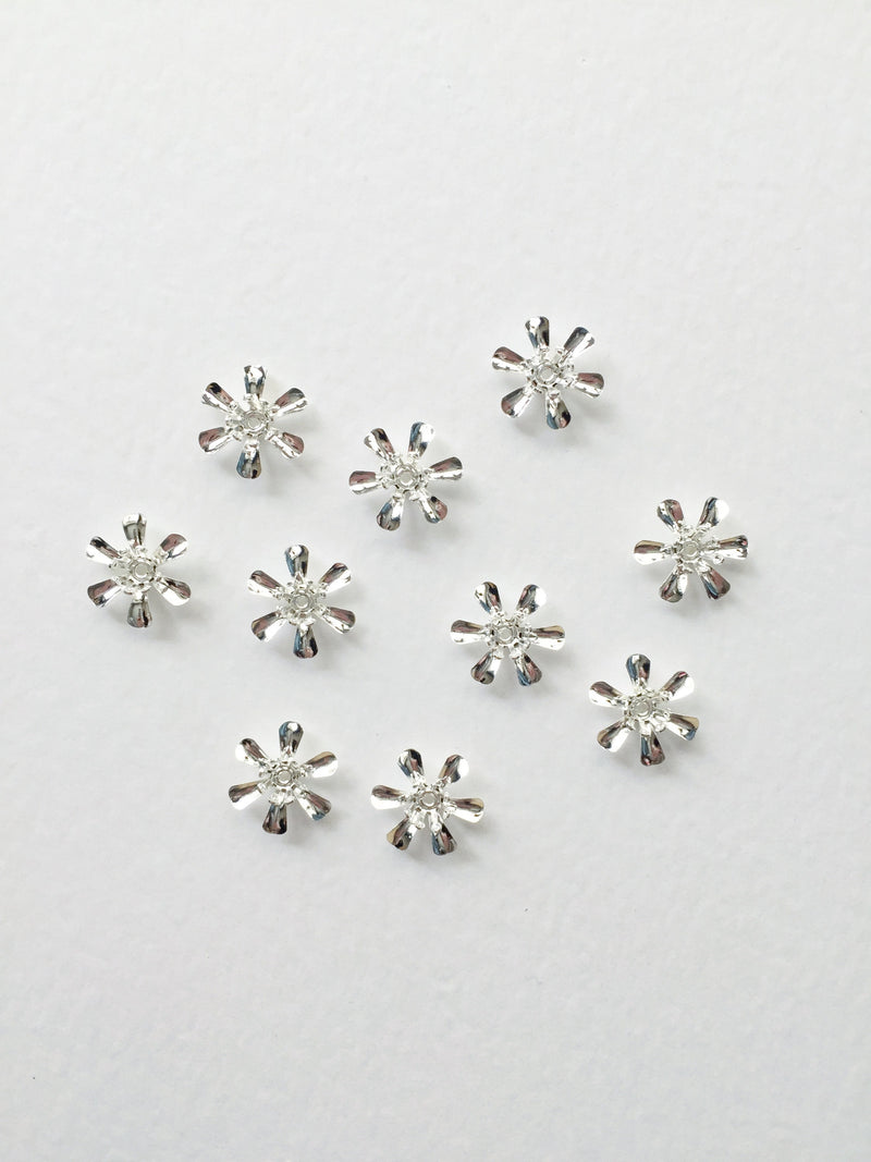 10 x Bright Silver Flower With Stamen Bead Caps, 15mm Flower Beads