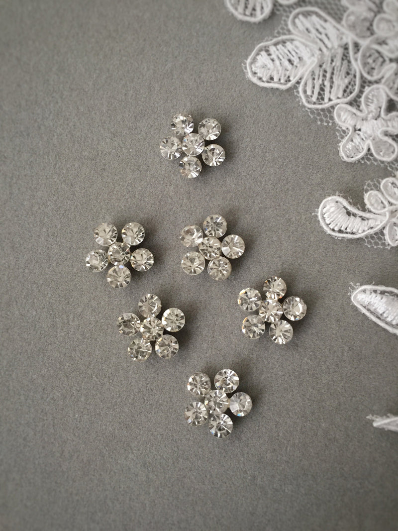 6 x Diamante Flower Cabochons, 11mm (0493,0494)