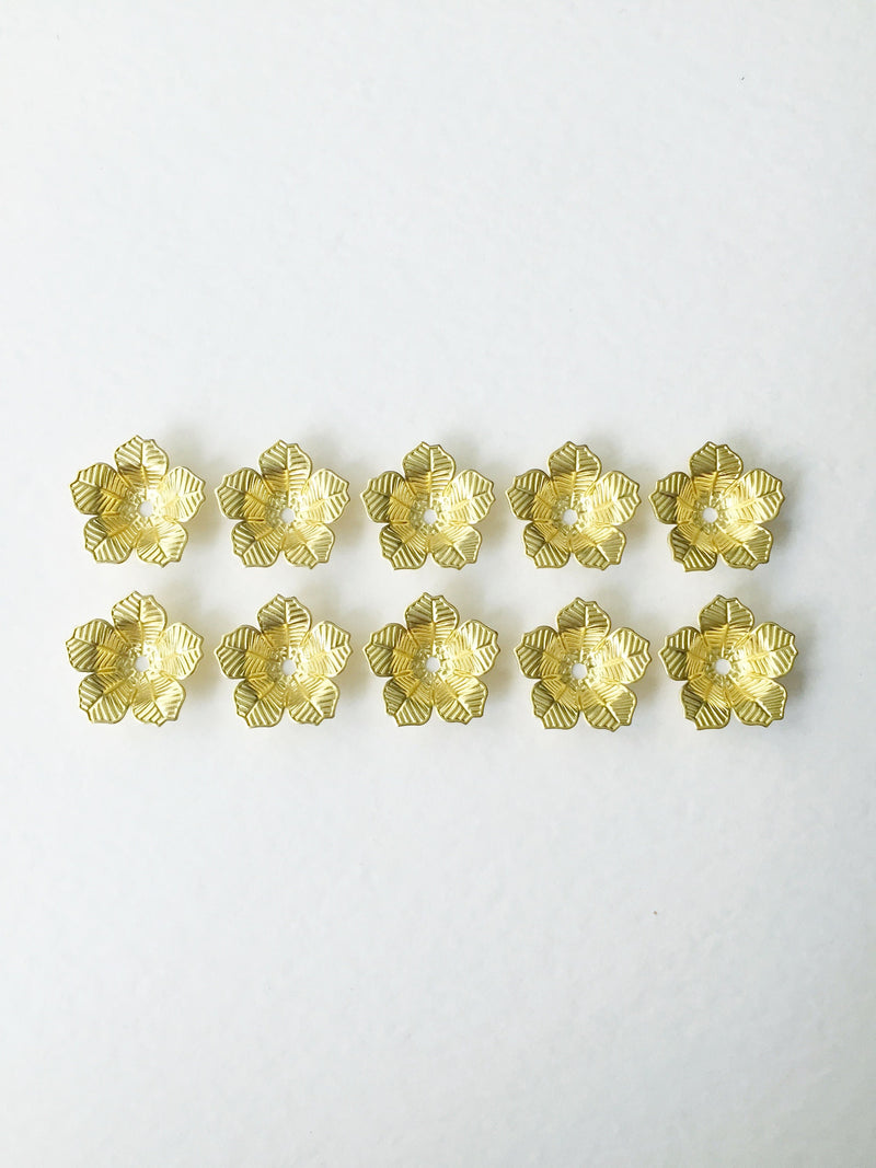 10 x Gold Flower Bead Caps, 17mm (E2)