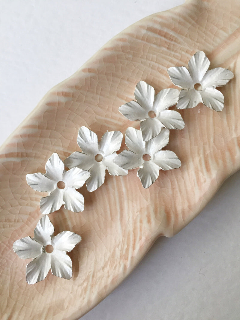 6 x Enamel Coated Flower Beads With Silver Tone Base, 18-19mm (0692)