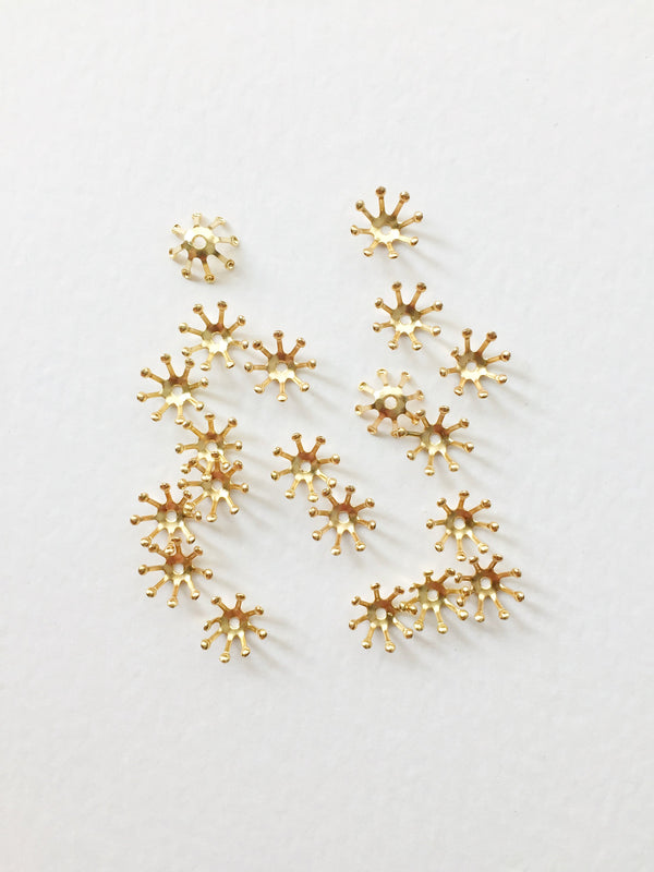 40 x Gold Metal Flower Bead Caps, Stamen Beads, 10mm (3062)