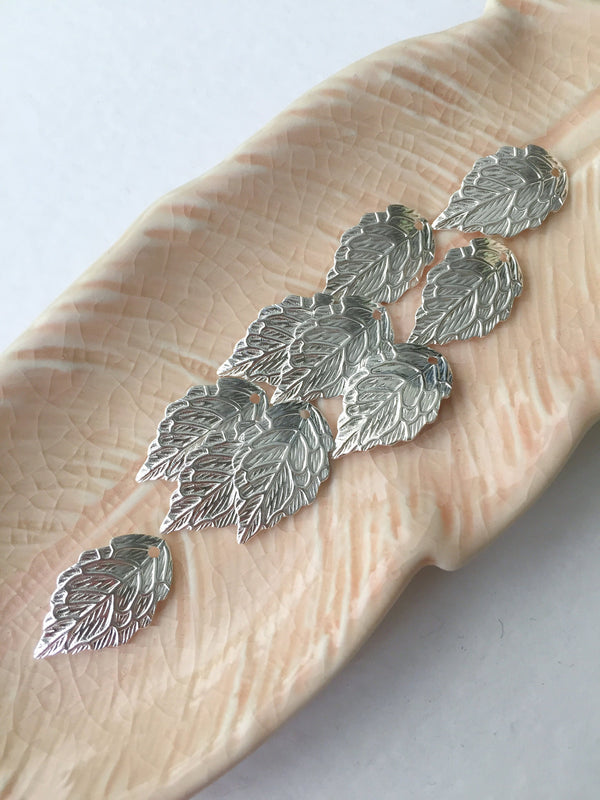 12 x Silver Plated Leaf Charms, 17x10mm (0708)