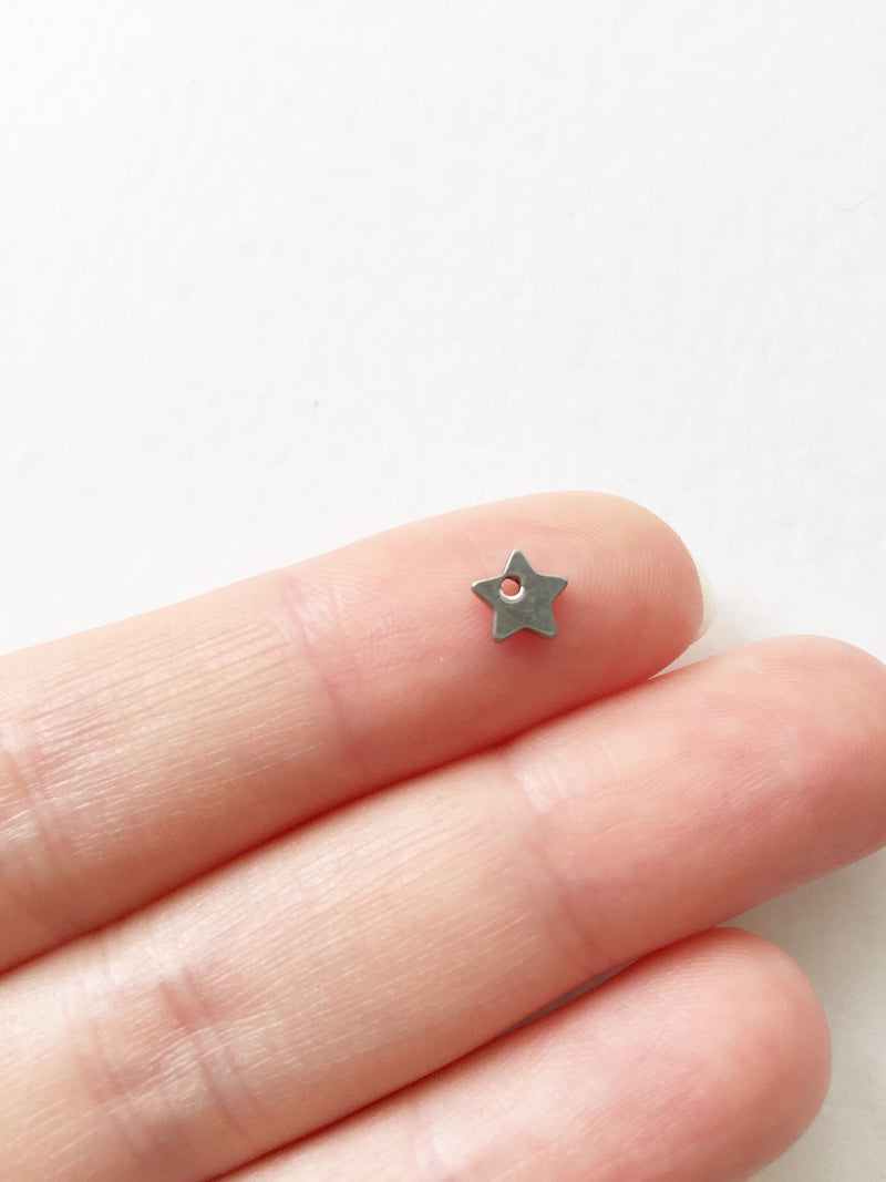 40 x Tiny Stainless Steel Star Charms, 6mm (0089)