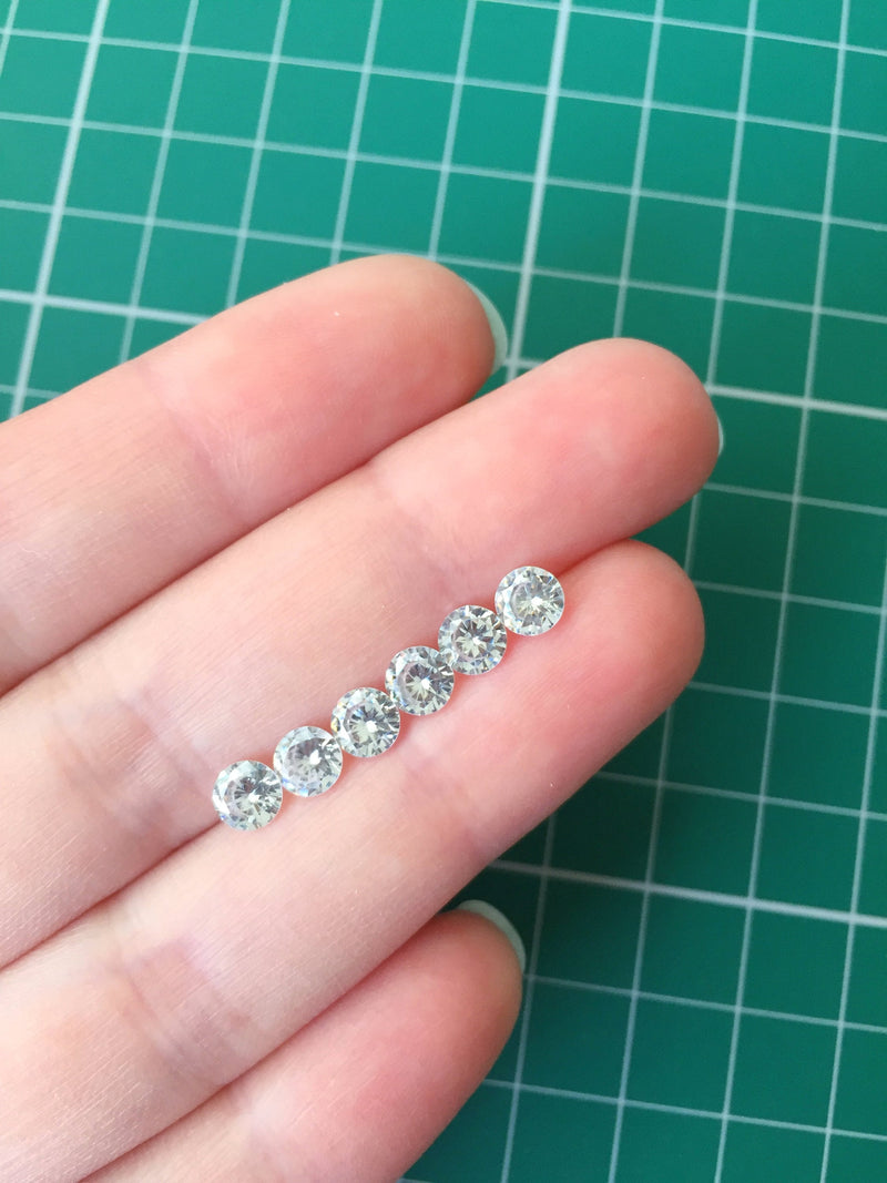 10 x 5mm Cubic Zirconia Diamond Cut Loose Stones