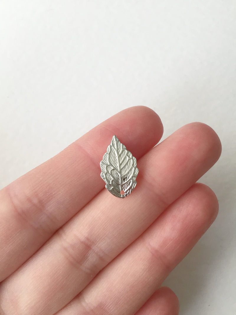 12 x Silver Plated Leaf Charms, 17x10mm (0708)