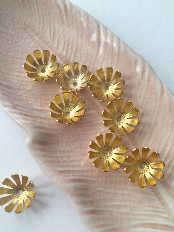 10 x Gold Flower Bead Caps, 12.5mm (E1)