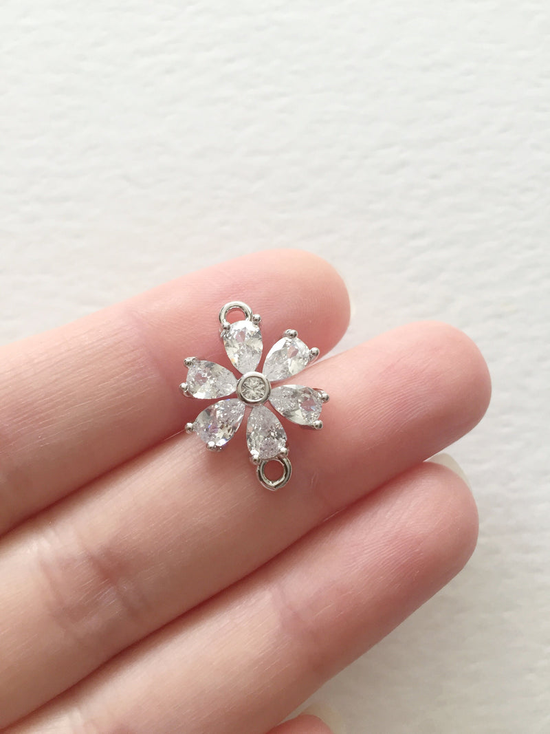 1 x Platinum Plated Cubic Zirconia Flower Connector, 15x21mm (0176)