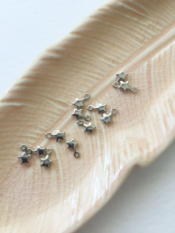 10 x Tiny Real Platinum Plated Brass Star Charms, 7.5x5.5mm (0131)