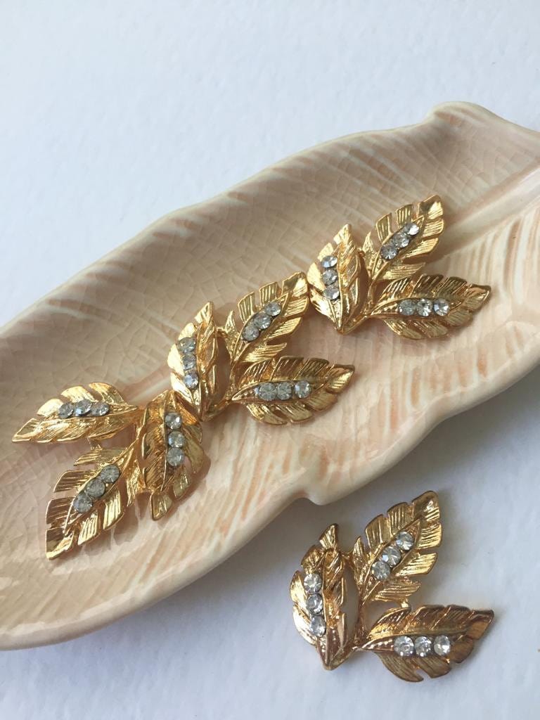 2 x Gold Diamante Leaf Embellishments, 28x25mm (3530)