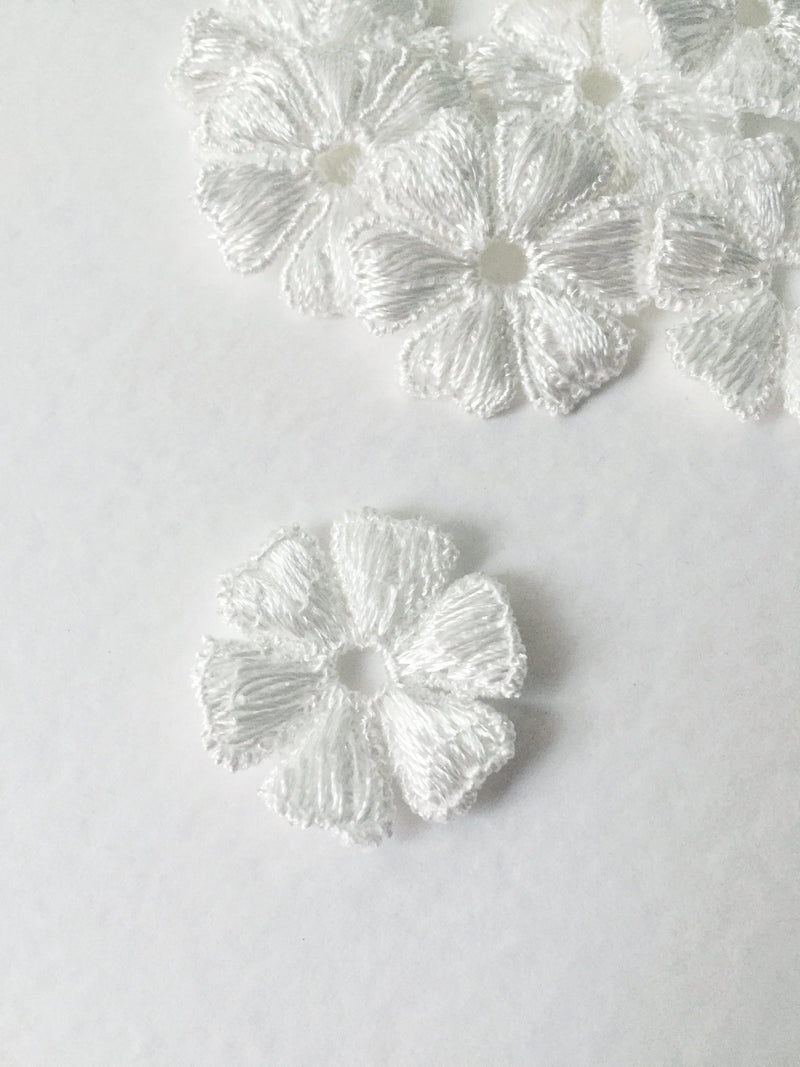 10 x Embroidered Ivory Lace Flowers, 22mm