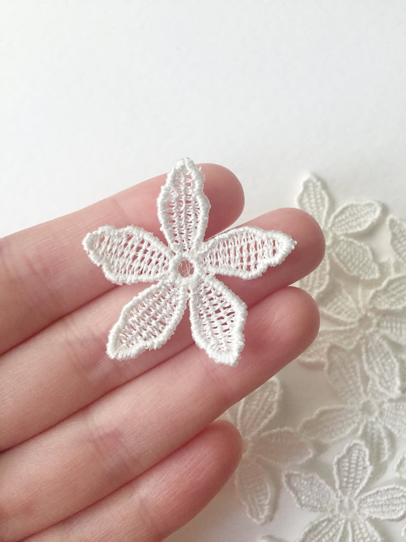 10 x Off-white Lace 3D Flowers Applique, 38mm