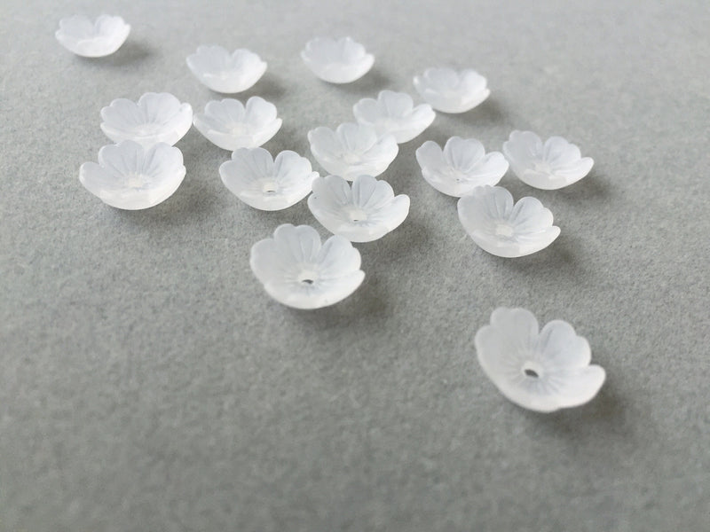 20 x Translucent Sakura Flower Beads, 11mm Lucite Flowers