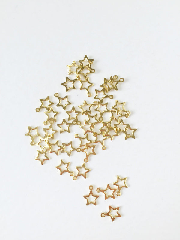 25 x Tiny Brass Star Charms, 8x6mm (0084)