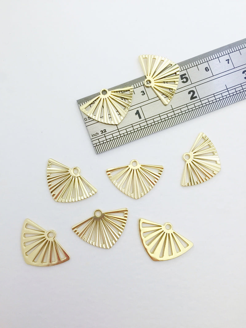 4 x Gold Plated Fan Pendants, 25x17mm (0605G)