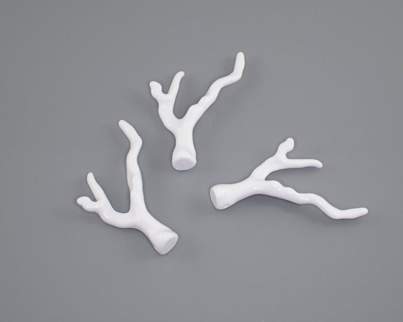 10 x White Acrylic Coral Pendants, 48x34mm